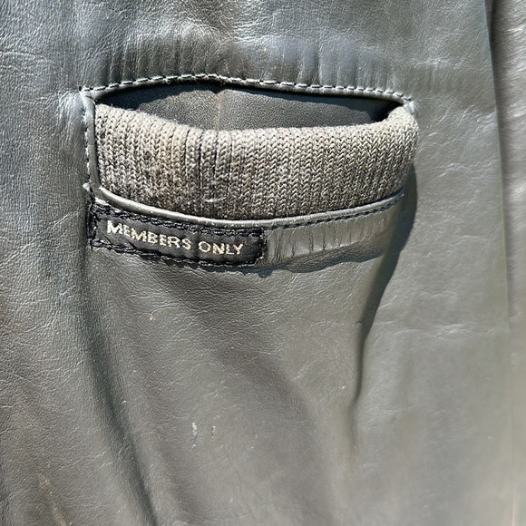 Authentic men’s Members only leather jacket - Picture 7 of 13